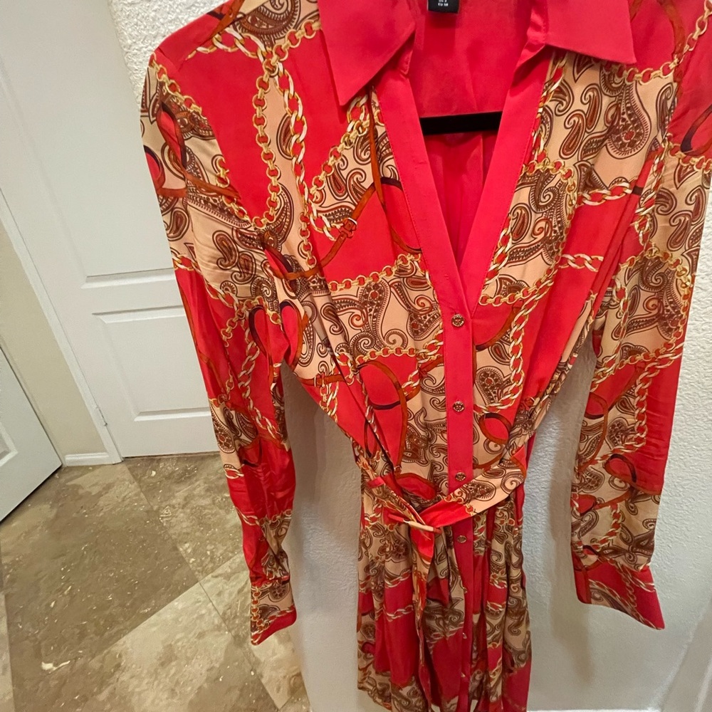 Very beautiful midi dress for going out to brunch or going out on date night.